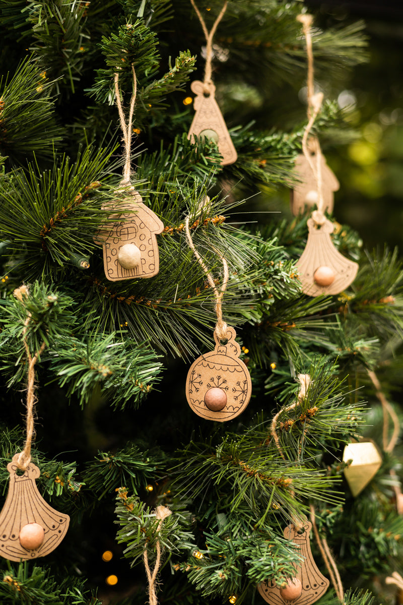 Weihnachtsgeschenkbox DIY - mit 9 Samenbomben-Anhängern